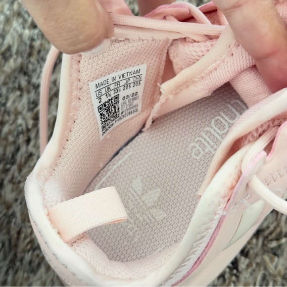 Adidas Kids Light Pink Girl’s Sneakers Size 2 - Picture 7 of 8
